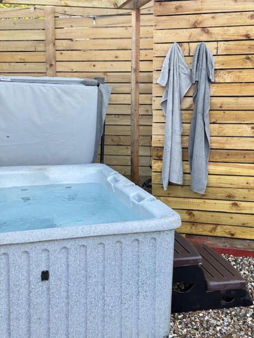 Ggs Holiday Let Poulton-le-Fylde エクステリア 写真